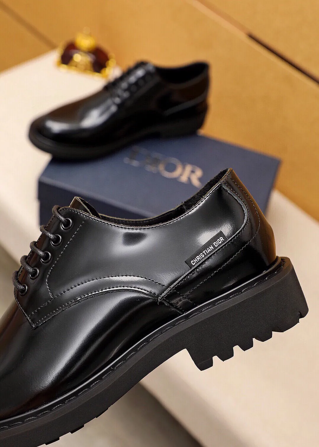 Men's shoes 💰580💐 Product trademark: Dior "Dior" business leather shoes Regular size: 39-44 (38.45🉑️customized) Product materials: Selected Italian imported first-layer open-edge beaded cowhide upper, imported water-dyed 🐂 cowhide lining. Strong three-dimensional visual effect, original outsole Color: 3 colors optional